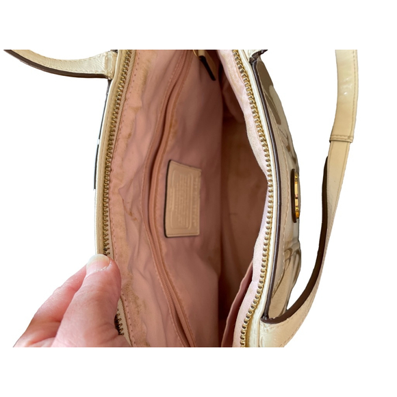 Women's Coach Beige Signature Print Tote Bag - Picture 3 of 4